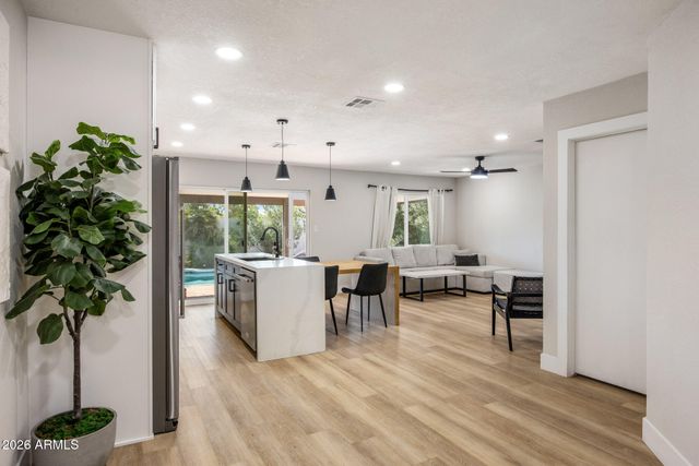 5117 E BECK Lane, Scottsdale, AZ 85254