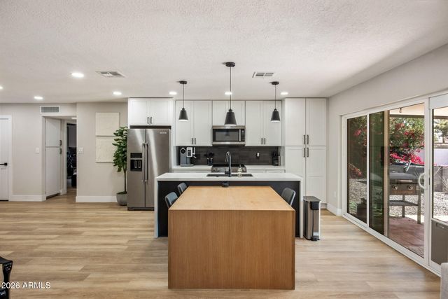 5117 E BECK Lane, Scottsdale, AZ 85254