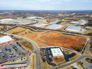 1 17th Ave, E, Springfield, TN 37172