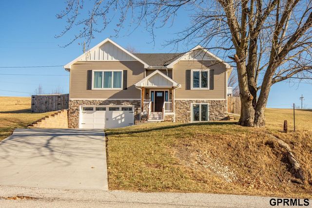 8523 Riverdale Road, Plattsmouth, NE 68046