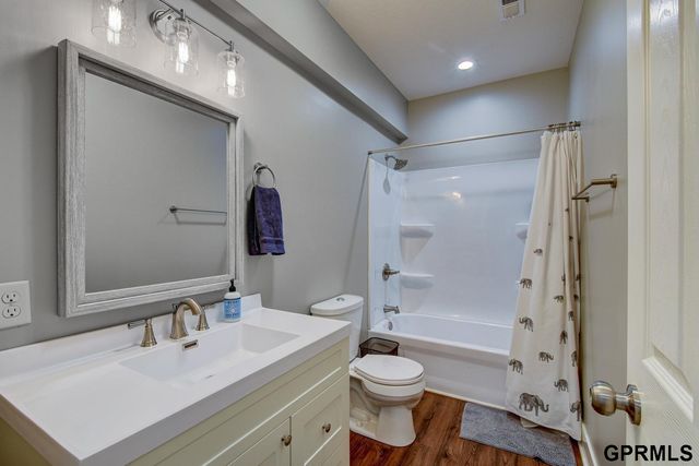 8523 Riverdale Road, Plattsmouth, NE 68046