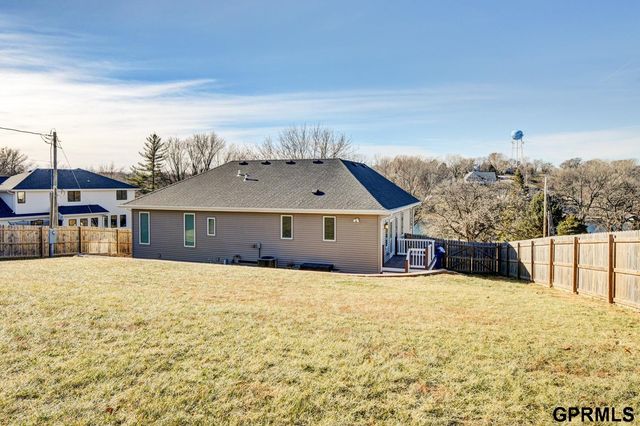 8523 Riverdale Road, Plattsmouth, NE 68046
