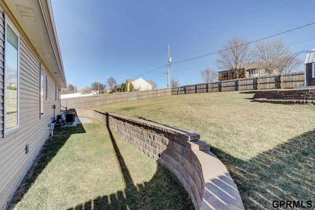 8523 Riverdale Road, Plattsmouth, NE 68046