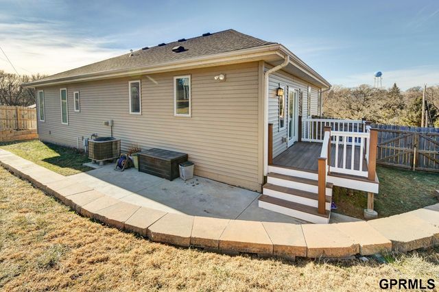 8523 Riverdale Road, Plattsmouth, NE 68046