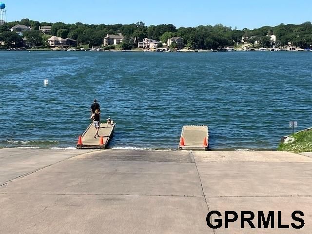 8523 Riverdale Road, Plattsmouth, NE 68046