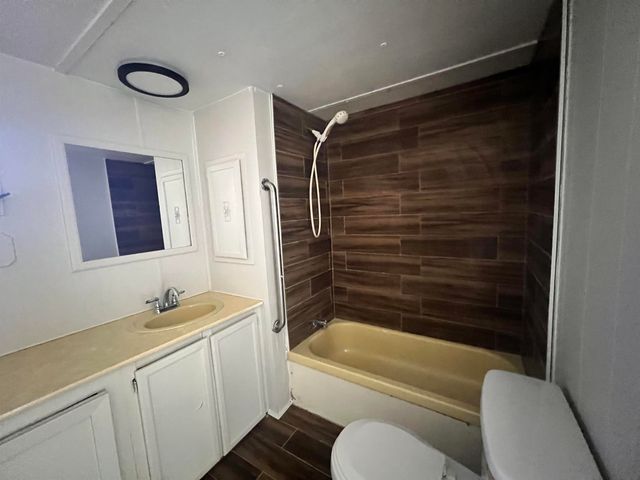 422 Sharnell Drive, Houma, LA 70364