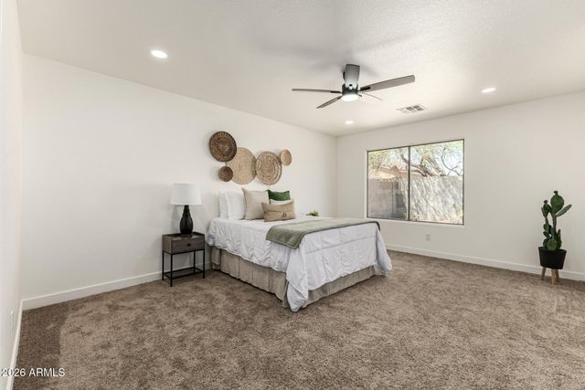 6210 W SOUTHGATE Street, Phoenix, AZ 85043