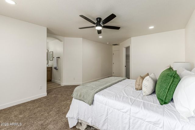 6210 W SOUTHGATE Street, Phoenix, AZ 85043