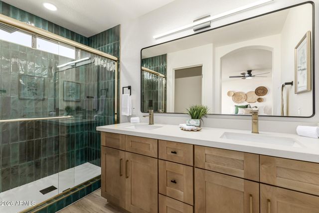 6210 W SOUTHGATE Street, Phoenix, AZ 85043