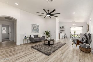 6210 W SOUTHGATE Street, Phoenix, AZ 85043