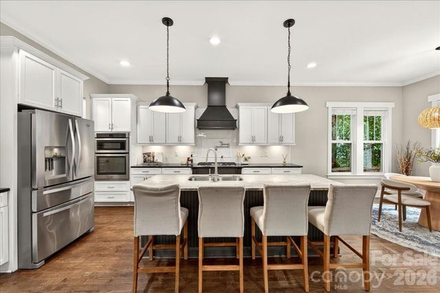 1624 Brook Road, Charlotte, NC 28205