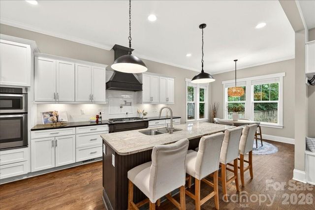 1624 Brook Road, Charlotte, NC 28205