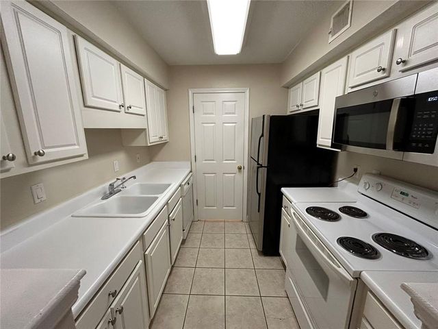 1016 Wingate Way, Atlanta, GA 30350