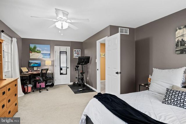 71 EDINBURGH RD, Blackwood, NJ 08012