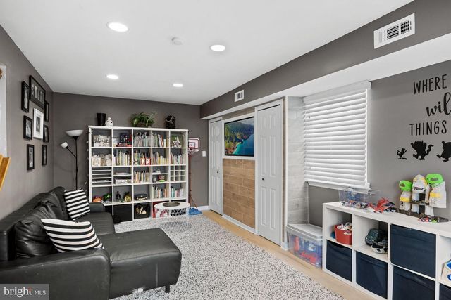 71 EDINBURGH RD, Blackwood, NJ 08012