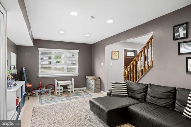 71 EDINBURGH RD, Blackwood, NJ 08012