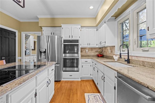 3232 Stapleford CHSE, Virginia Beach, VA 23452