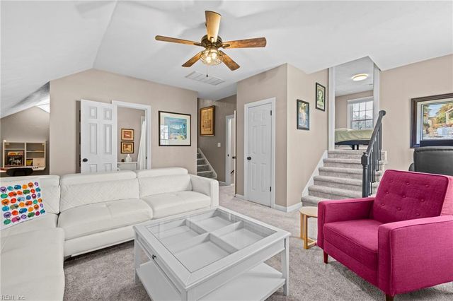 3232 Stapleford CHSE, Virginia Beach, VA 23452