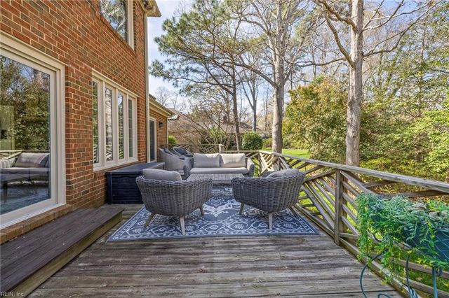 3232 Stapleford CHSE, Virginia Beach, VA 23452