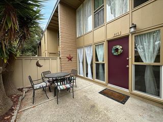 451 Dela Vina Avenue 405, Monterey, CA 93940