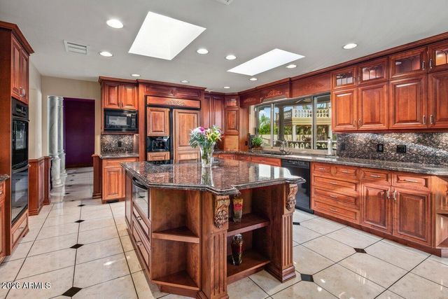 5129 E BERYL Avenue, Paradise Valley, AZ 85253