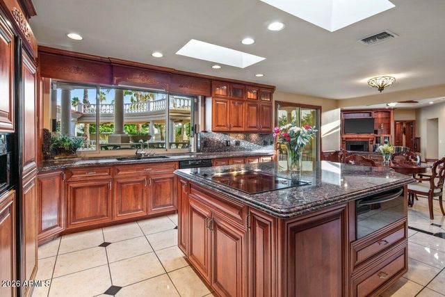 5129 E BERYL Avenue, Paradise Valley, AZ 85253