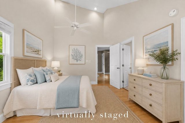 61 Pine Ridge Dr, Franklin, MA 02038