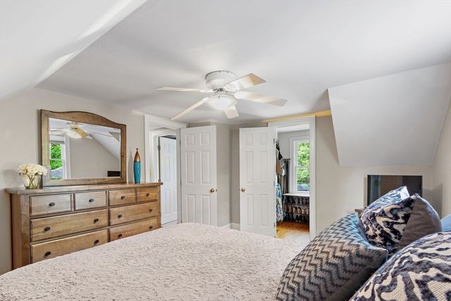 61 Pine Ridge Dr, Franklin, MA 02038