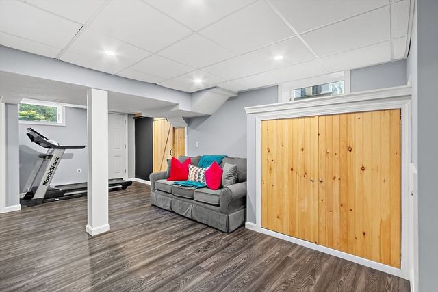 61 Pine Ridge Dr, Franklin, MA 02038