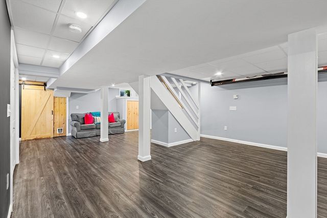 61 Pine Ridge Dr, Franklin, MA 02038