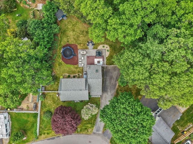 61 Pine Ridge Dr, Franklin, MA 02038