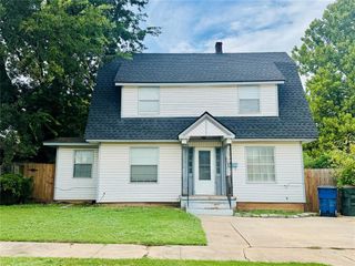 1124 S 19th Street, Chickasha, OK 73018