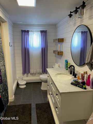 5 W 4th Avenue, Johnstown, NY 12095