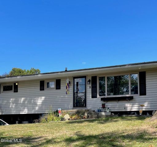 5 W 4th Avenue, Johnstown, NY 12095