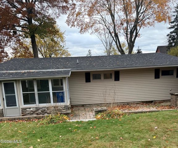 5 W 4th Avenue, Johnstown, NY 12095