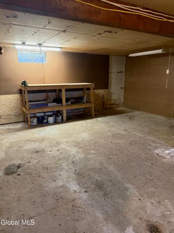 5 W 4th Avenue, Johnstown, NY 12095