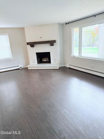 5 W 4th Avenue, Johnstown, NY 12095