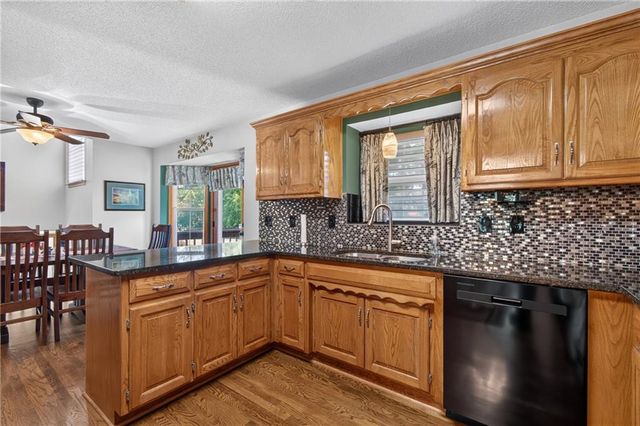 212 SE Bingham Drive, Lee's Summit, MO 64063