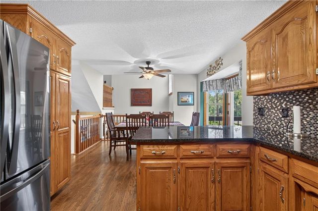 212 SE Bingham Drive, Lee's Summit, MO 64063