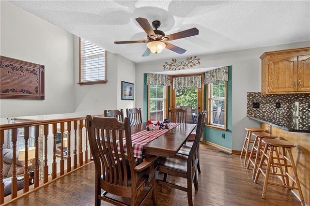 212 SE Bingham Drive, Lee's Summit, MO 64063