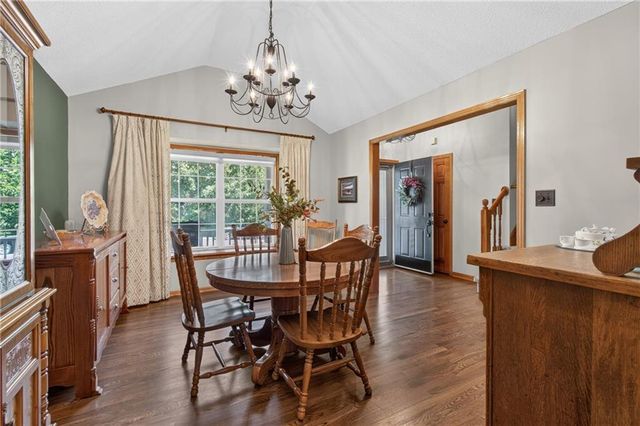 212 SE Bingham Drive, Lee's Summit, MO 64063