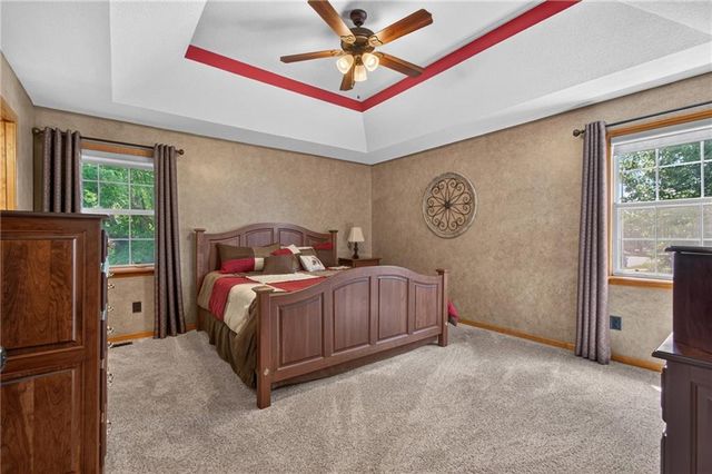 212 SE Bingham Drive, Lee's Summit, MO 64063
