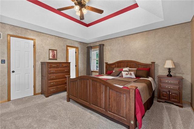 212 SE Bingham Drive, Lee's Summit, MO 64063