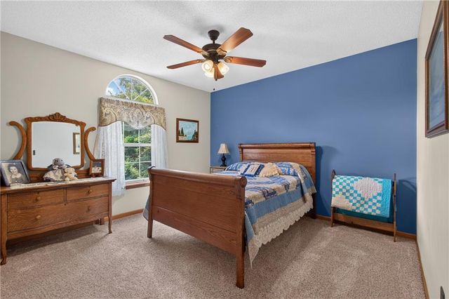 212 SE Bingham Drive, Lee's Summit, MO 64063