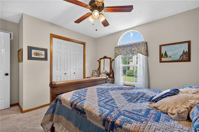 212 SE Bingham Drive, Lee's Summit, MO 64063