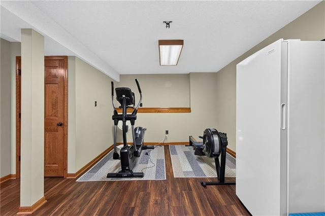 212 SE Bingham Drive, Lee's Summit, MO 64063