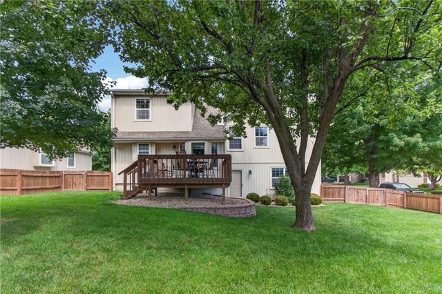 212 SE Bingham Drive, Lee's Summit, MO 64063