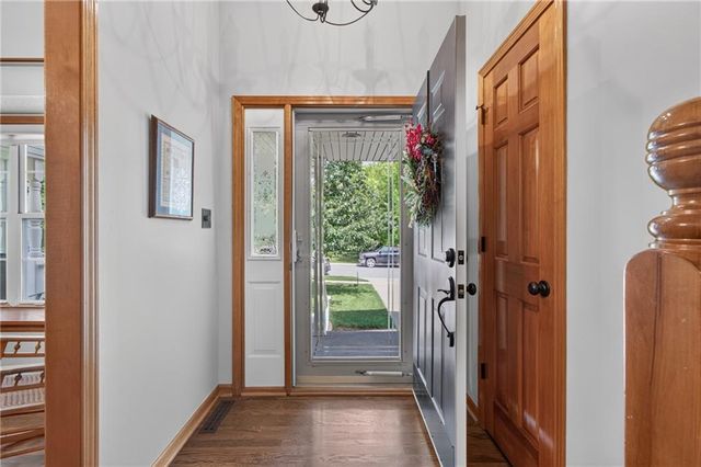 212 SE Bingham Drive, Lee's Summit, MO 64063