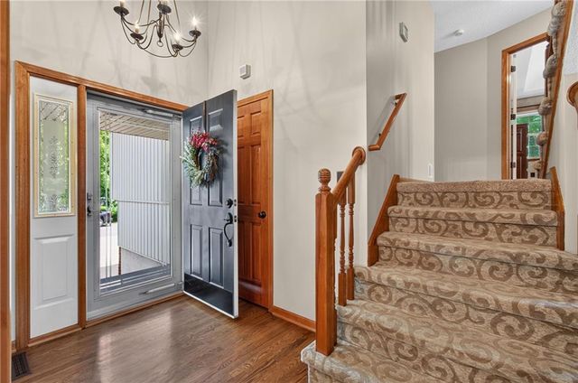 212 SE Bingham Drive, Lee's Summit, MO 64063