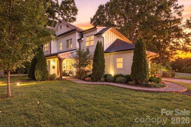 3135 E Ford Road, Charlotte, NC 28205